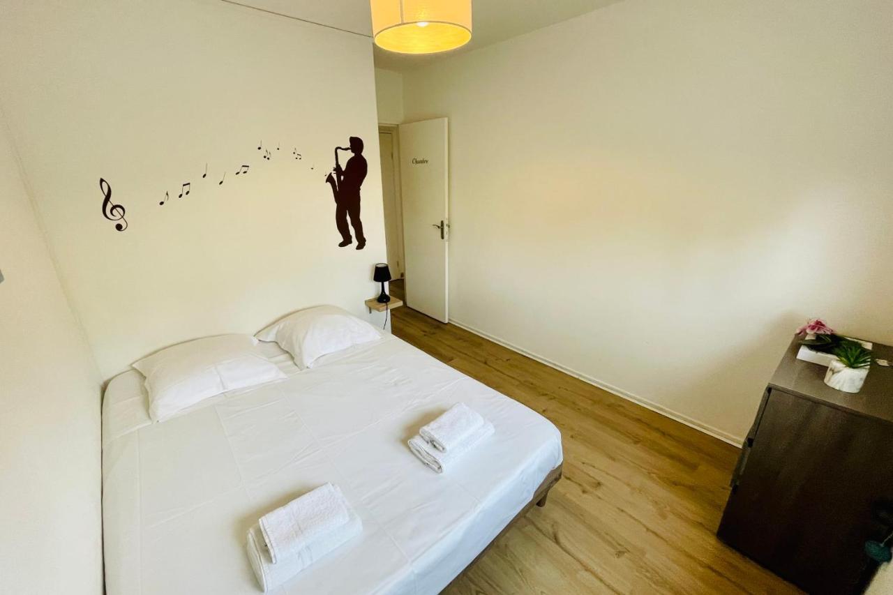 Luminous Apartment With Parking Near The City Center Сенон Экстерьер фото